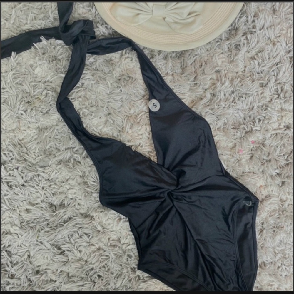 New one-piece swimsuit